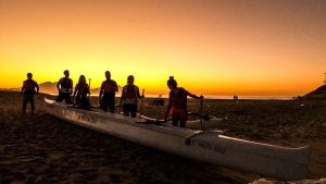Nascer do Sol canoa havaiana