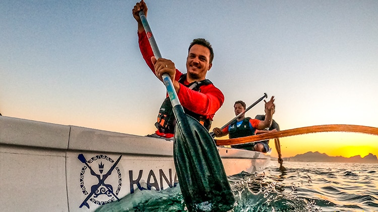 Colete salva vidas para o esporte de canoa havaiana