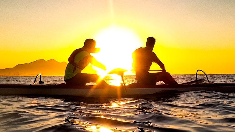 Passeio de Canoa Havaiana nos cartões postais da cidade RJ